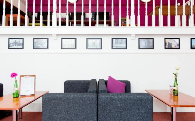 YHA London Earl's Court - Hostel