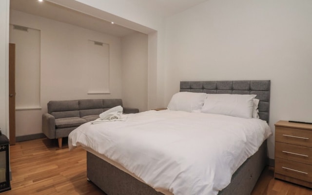 Apartment 10