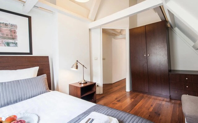 Rembrandtplein Apartment Suites
