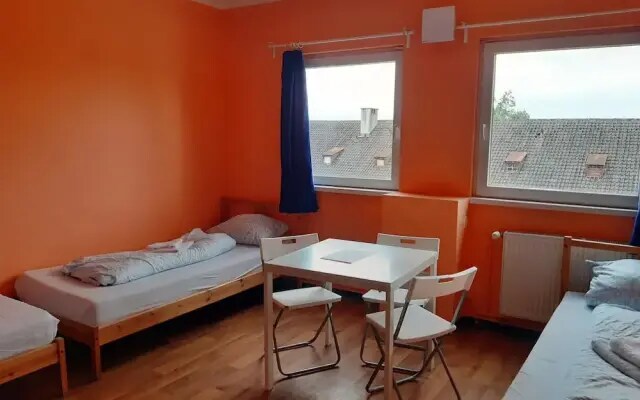 2-Rent Group Hostel Rooms&Apartments TUB19A