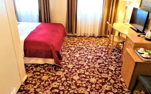 Hotel Radharane