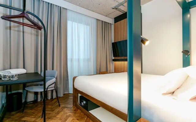 YOTEL Manchester Deansgate