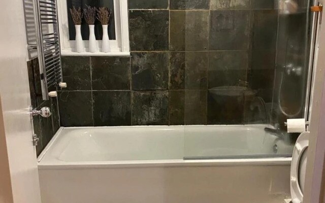 1 Bedroom Flat in Well Connected Part of London