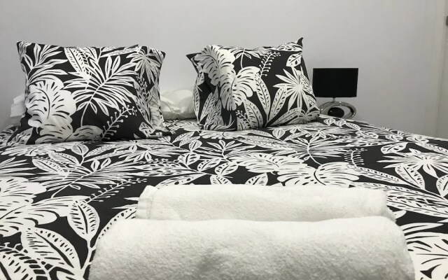 Valdefuentes Apartment