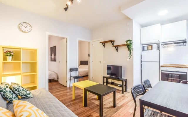 Room to Rent Plaza de Chueca Apartment