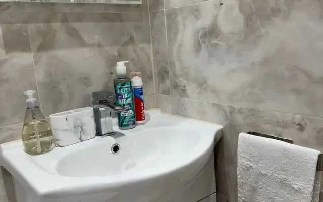 Cozy 2br-5guests-near Attractions-garden