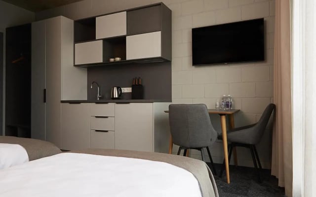 Air Hotel
