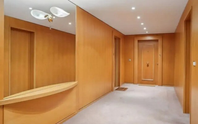 Elegant New Apartment With Balcony in the 16th - M