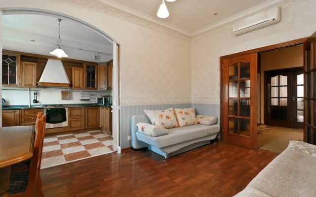 Home Apart Ulianovskaya str. 32