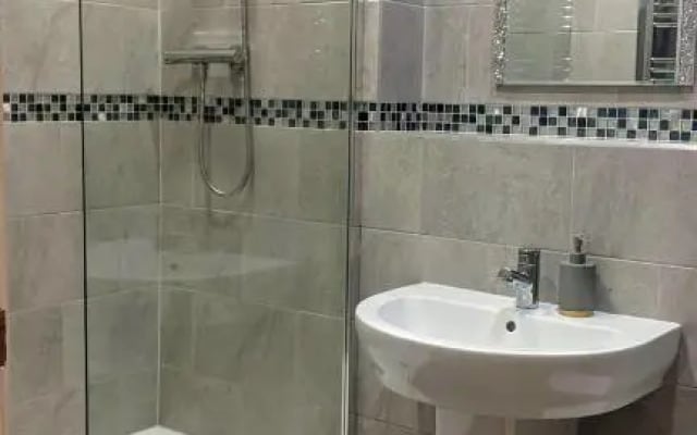 #Huge Master Suite #Self check in #Very central!!!