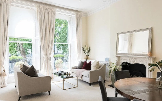 Huge, Regal 2BR Apartment Right next to Harrods!
