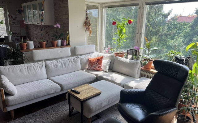 Cozy Well Connected Family Apartment