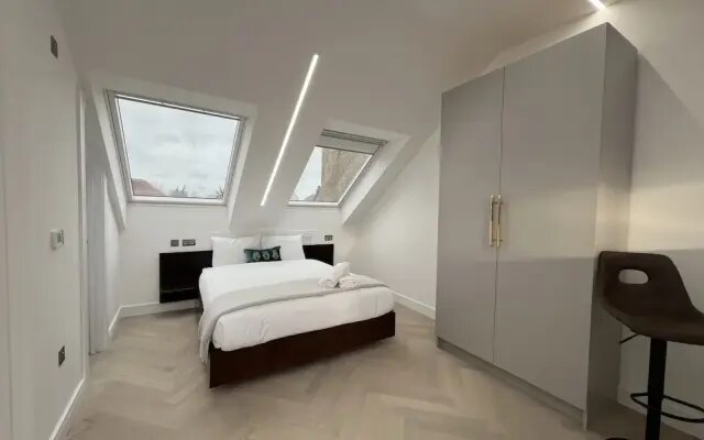 Luxurious London Studios