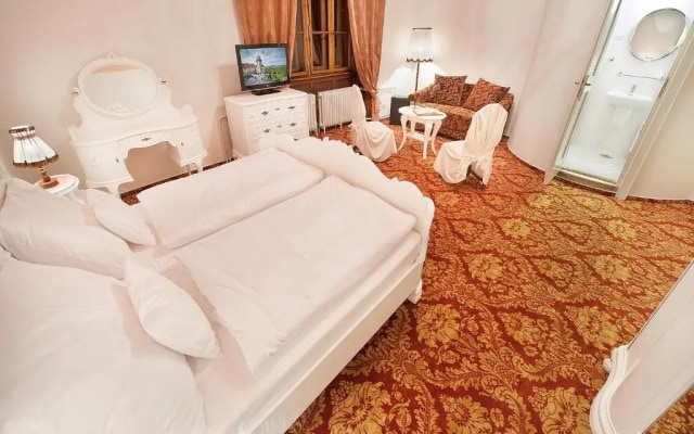 EA Zamecky Hotel Hruba Skala