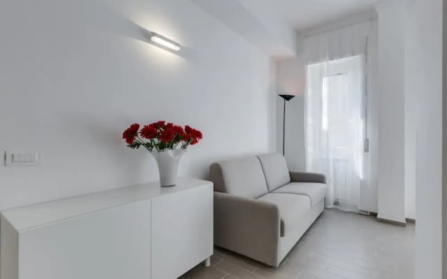 Trastevere White Apartment