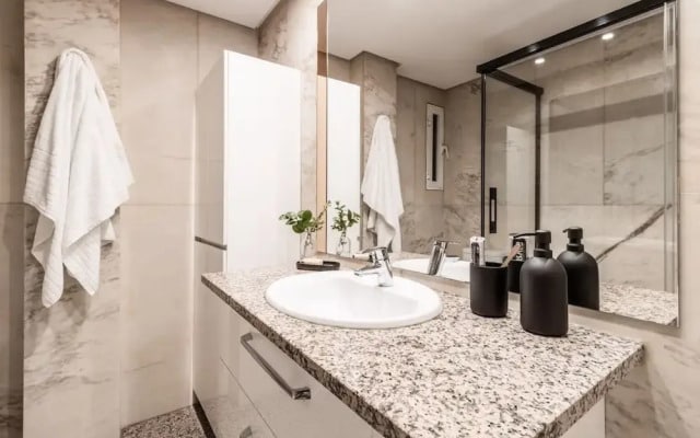 Arzano - 4 Bedrooms and Office in Castilla