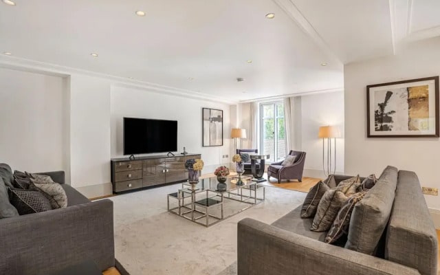 Large Mayfair Home Huge Terrace Concierge