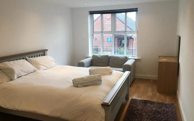 joe kelly buildings flat four sleeps 2