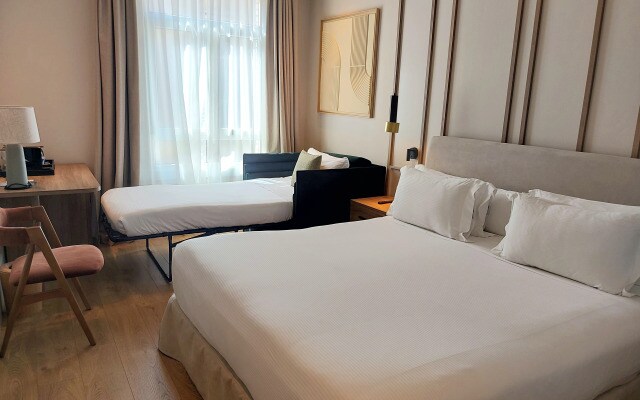 H10 Puerta de Alcalá 4* Sup