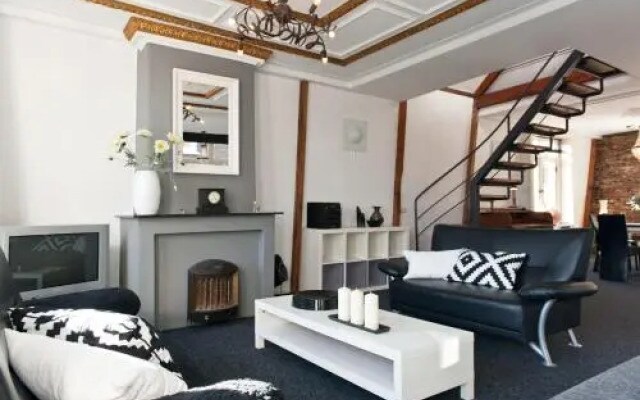 Canal Holiday Apartment