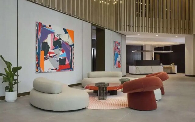 2br-sleeps4-parking-central-cityview