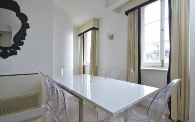 Uber London Trafalgar Apartments