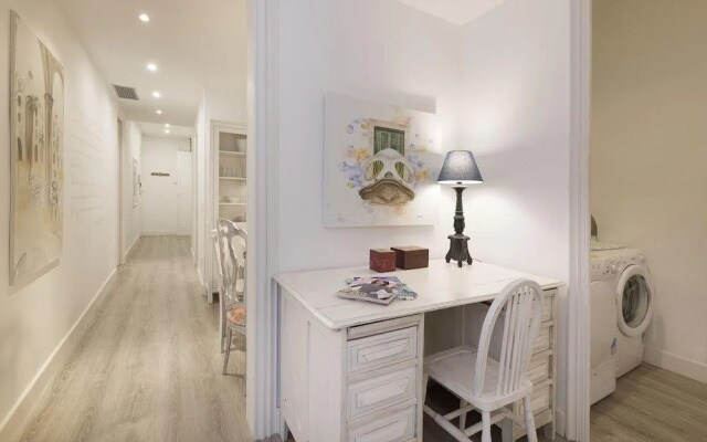 Gracia Next Door