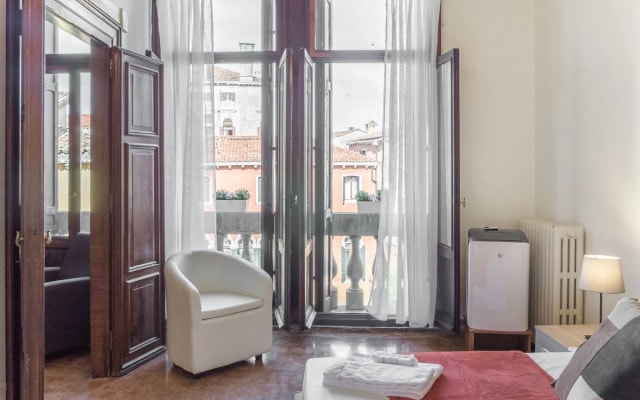 Riva Palace Apartments by Wonderful Italy