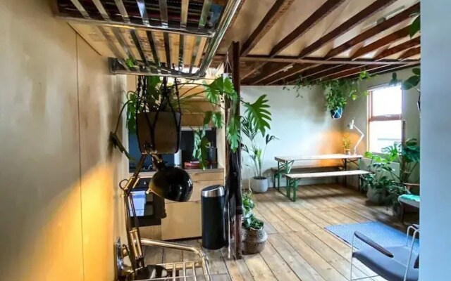 Bright, Spacious Two-bed in Hackney