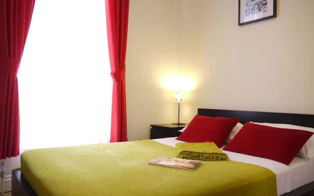Farringdon Superior Apartments