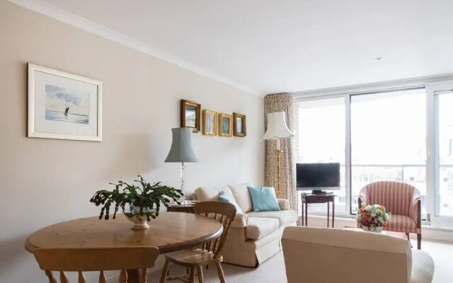 Cosy 1-bed Battersea Riverside Apartment