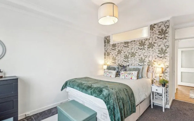 Spacious2br-balcony-parking-25mincentrallondon