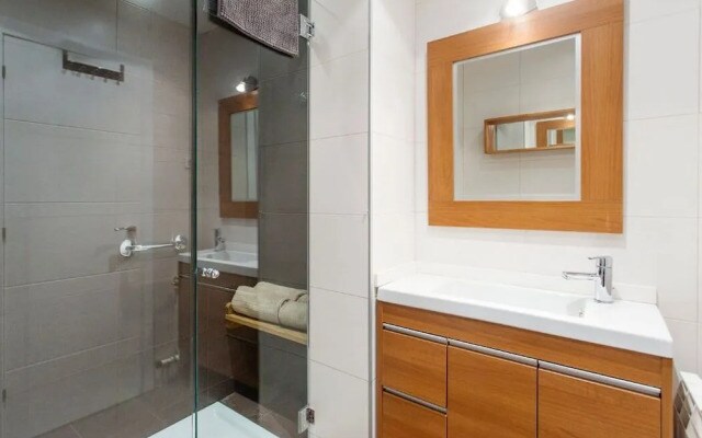 Centric Apartment Fira