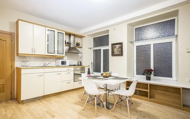 Ап-ты WINWINSTAY с вид. на реку, Старый город