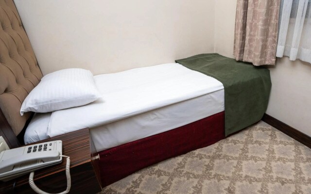 Golden Siyav Hotel