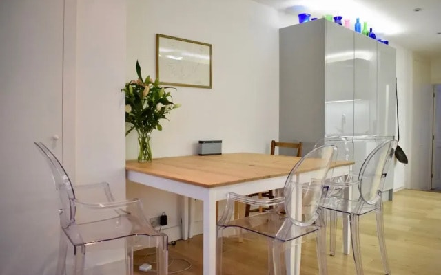 Bright 2 Bedroom Kennington Flat With Garden
