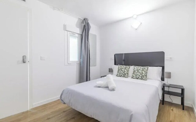 AYZ Princesa - Auto check-in property