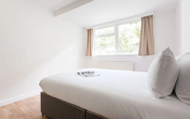 2 Bedroom Flat In Hammersmith Near The Thames
