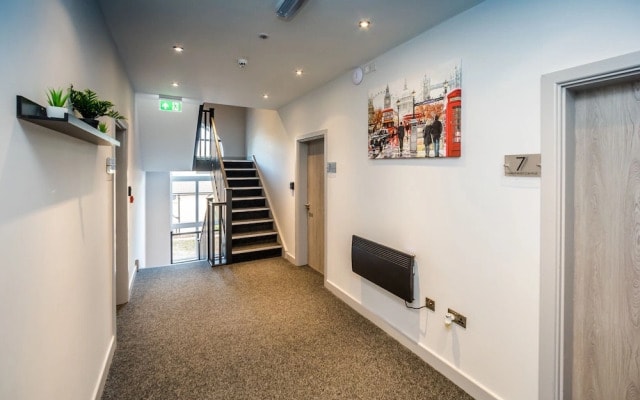 Exquisite Serviced Studio With Private Parking