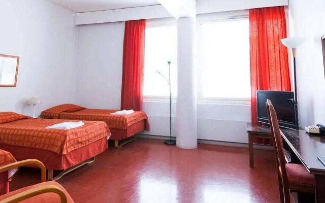 Hotel Aada