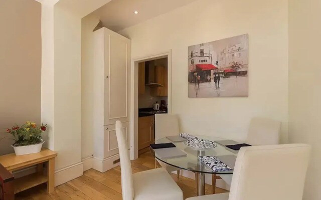 JOIVY Charming 1-Bedroom Flat with Patio