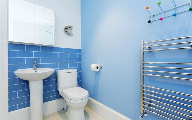 Albert Bridge Apartment