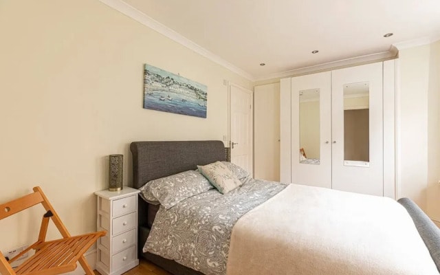 Homely 2-bed flat in Little Venice