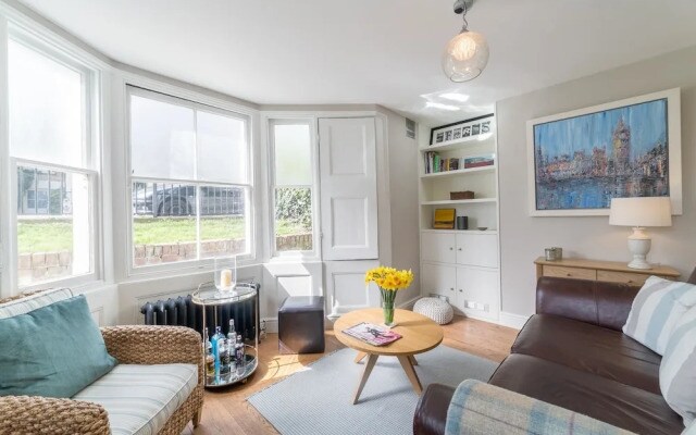 NEW Charming 2BD Basement Flat Heart of Battersea