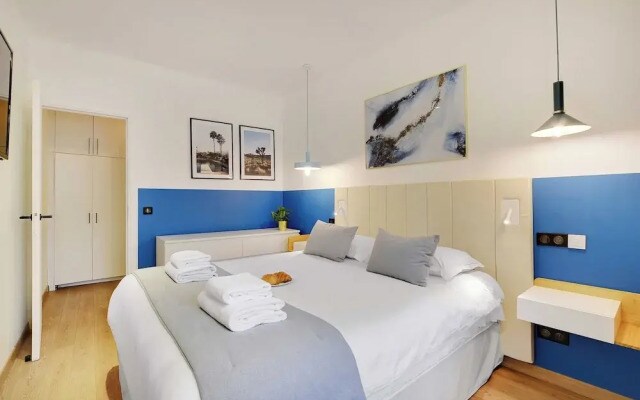Spacious Apartment - 2b/10p - AC - Marais