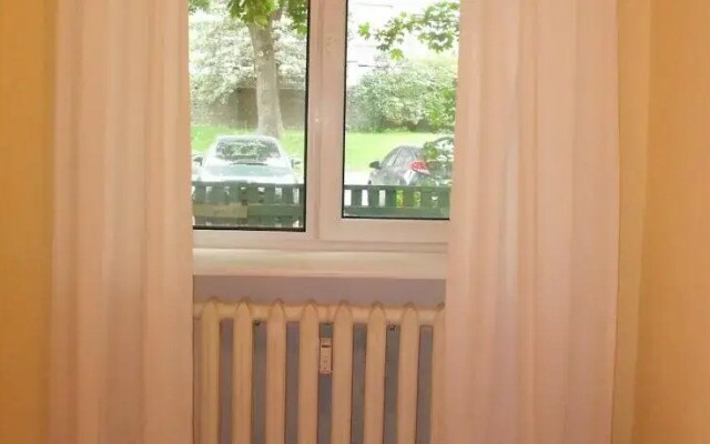 Roosikrantsi 8 City Center Apartment