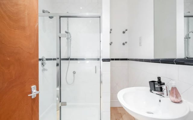 Nevern sq 2 Bed 2 Bath Cromwell