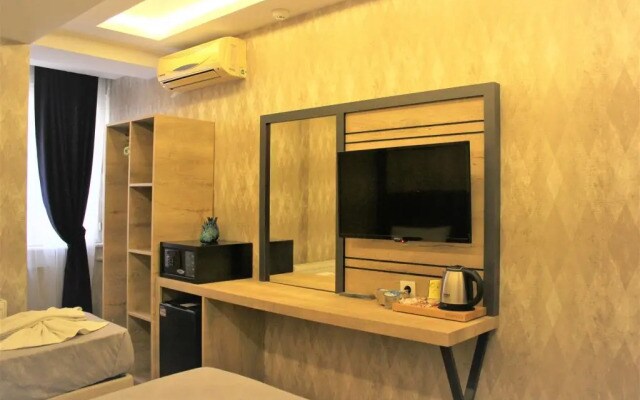 Avcilar Elit Hotel (29 Km Away From Istanbul)