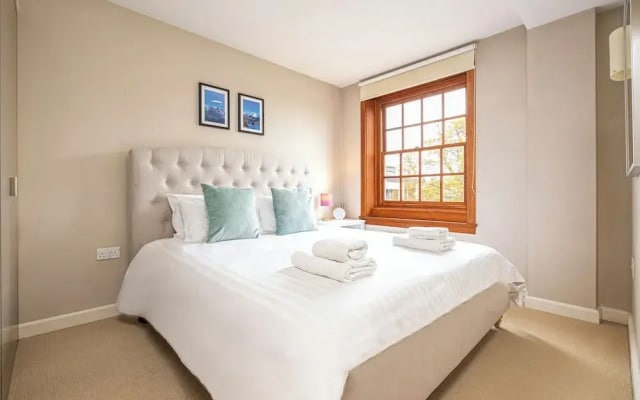 Peaceful Putney Apartment by Underthedoormat, London