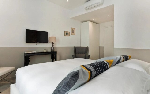 Aeterna Suites Collection